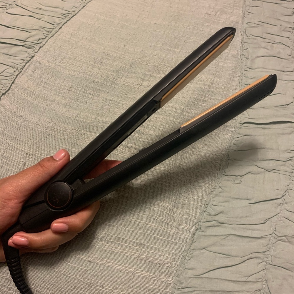 GHD Straightener